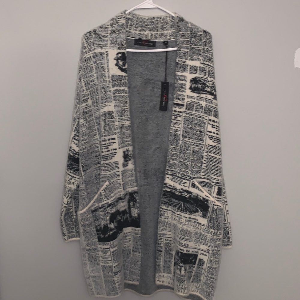 Newspaper 📰 Print Black & White Sweater M